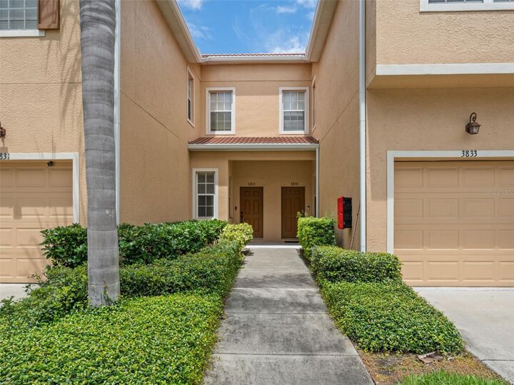 Property Photo: 3831 Parkridge Circle 1-104 FL 34243