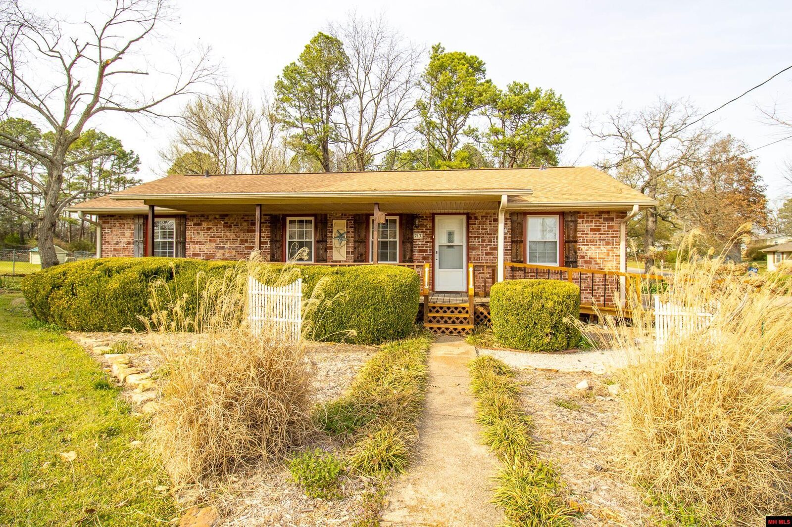 Property Photo:  717 E 8th Street  AR 72653 