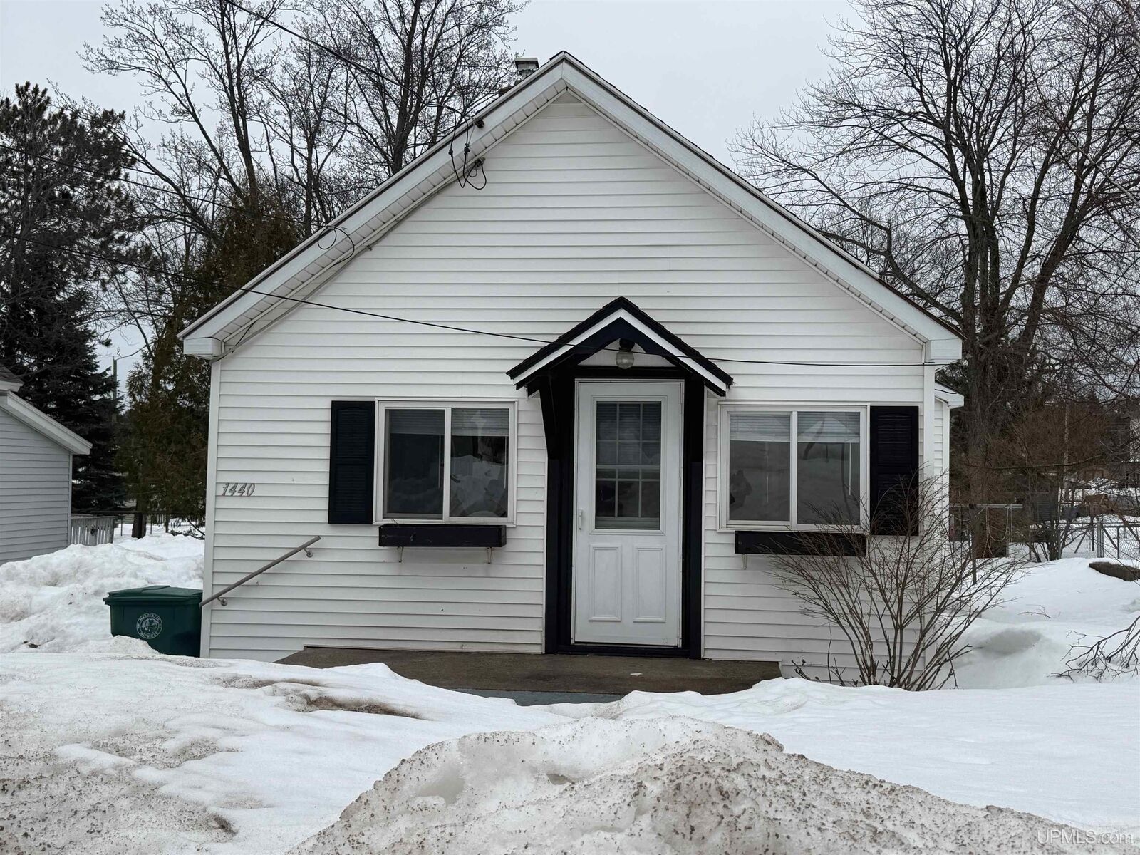 Property Photo:  1440 Lynn Avenue  MI 49855 