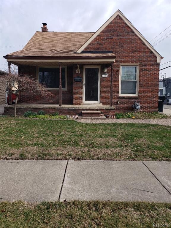 Property Photo:  15528 Regina Avenue  MI 48101 1917 