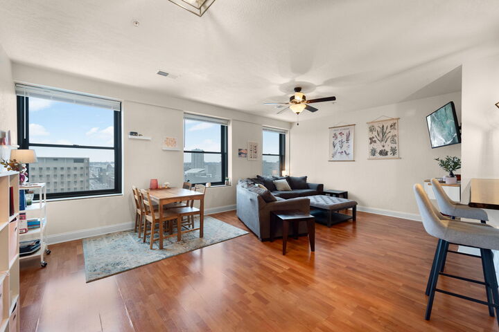 Property Photo:  606 W Wisconsin Ave 1102  WI 53203 