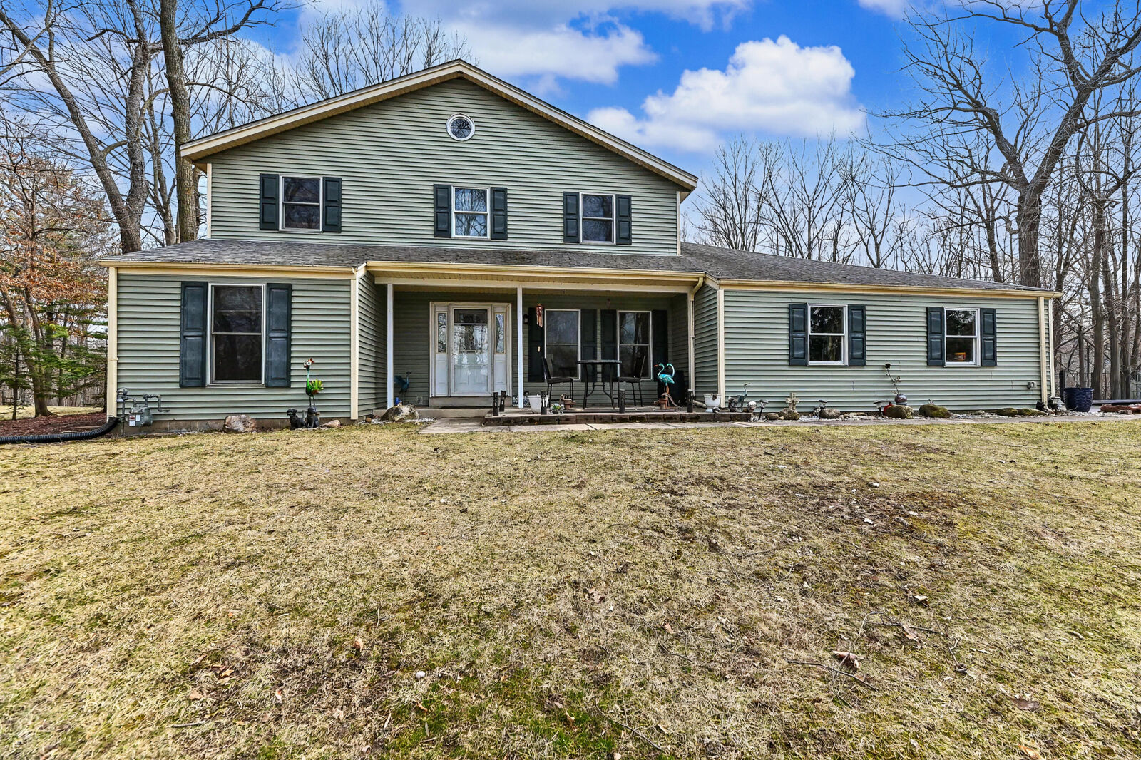 Property Photo:  S94w26995 Linden Ct  WI 53149 