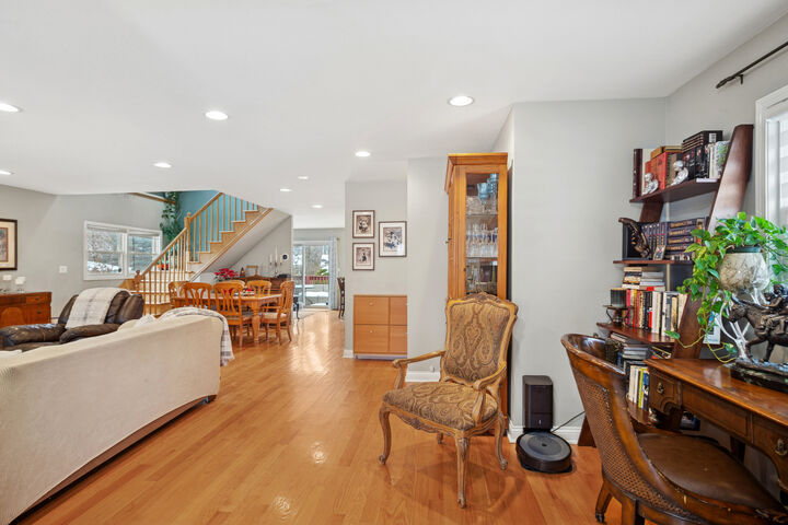 Property Photo: 420 Radcliffe Avenue IL 60016