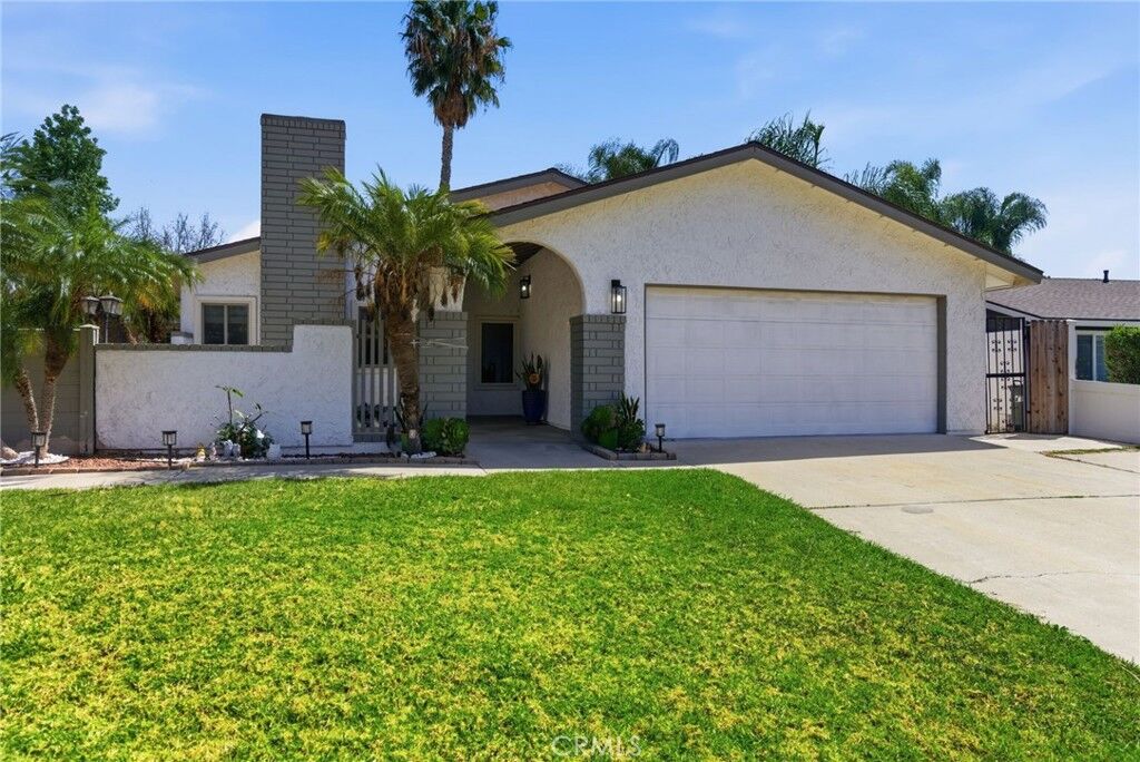 Property Photo: 1019 Meadowview Court CA 92880