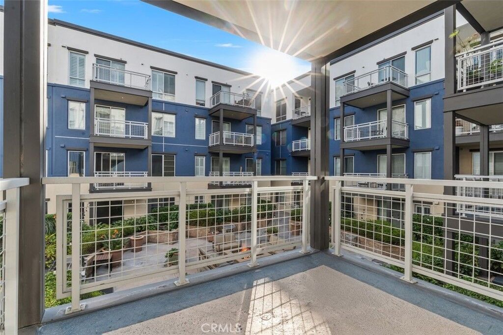 Property Photo:  150 The Promenade N 202  CA 90802 