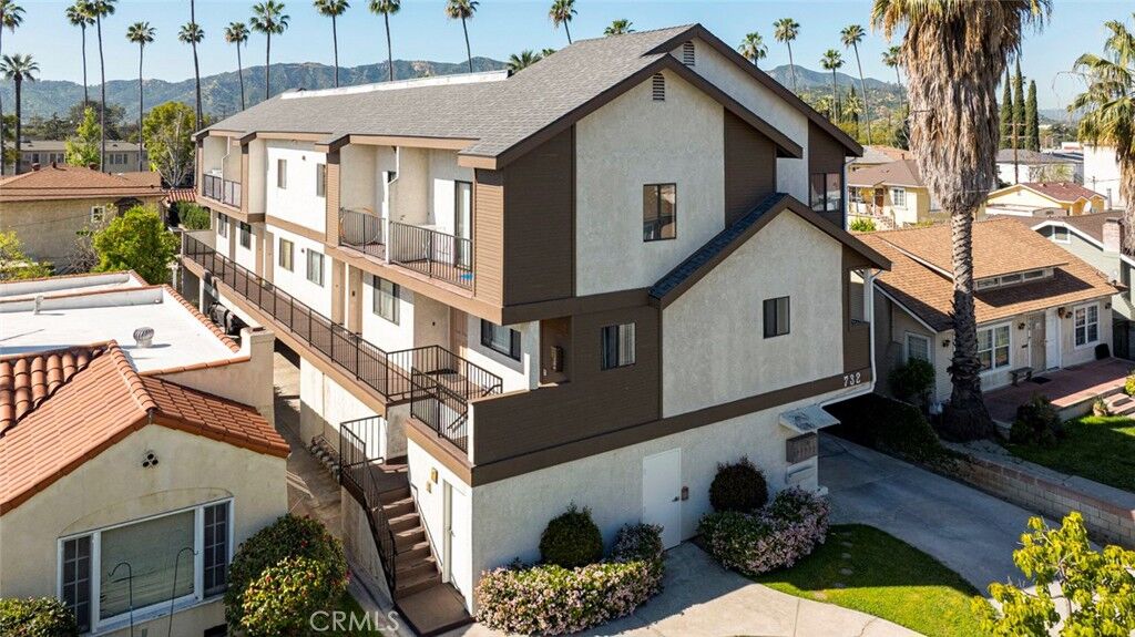 Property Photo: 732 W Dryden CA 91202