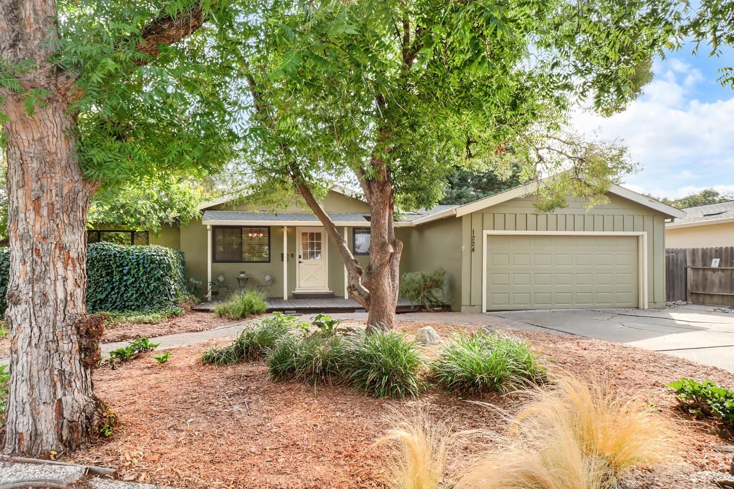 Property Photo:  1224 Spruce Lane  CA 95618 
