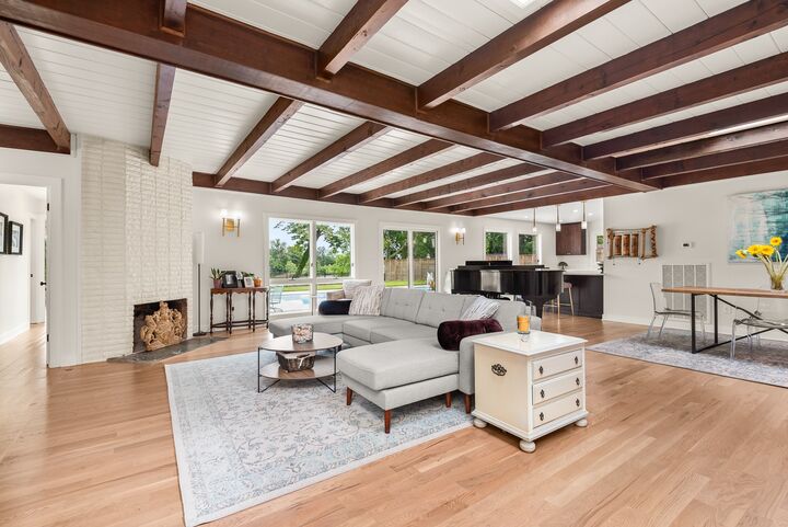Property Photo: 6556 Upton Ln TN 37209