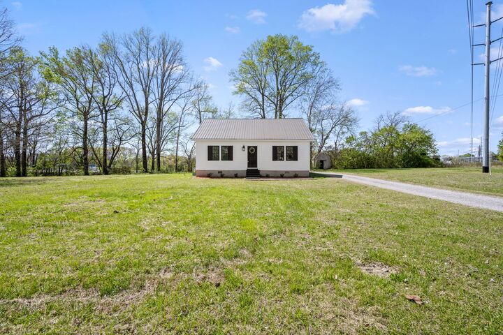 Property Photo:  114 Allen Dr  TN 37398 