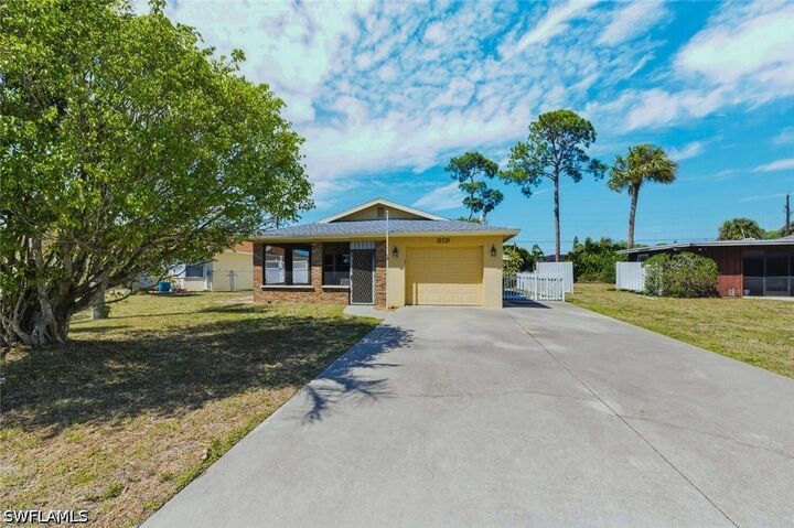 Property Photo:  819 98th Avenue N  FL 34108 