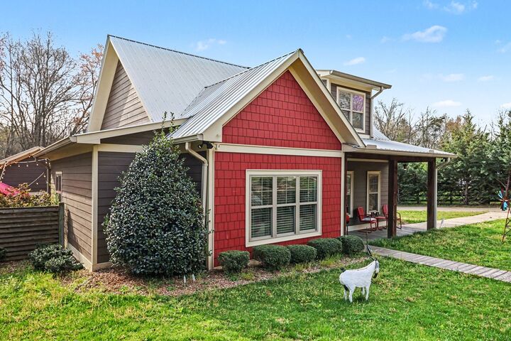 Property Photo: 584 Ada Street GA 30513