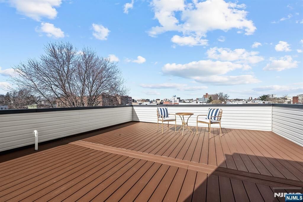 Property Photo:  34 Manhattan Avenue 2  NJ 07307 