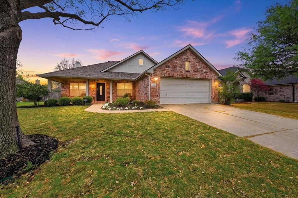 Property Photo: 508 Titleist Drive TX 76063