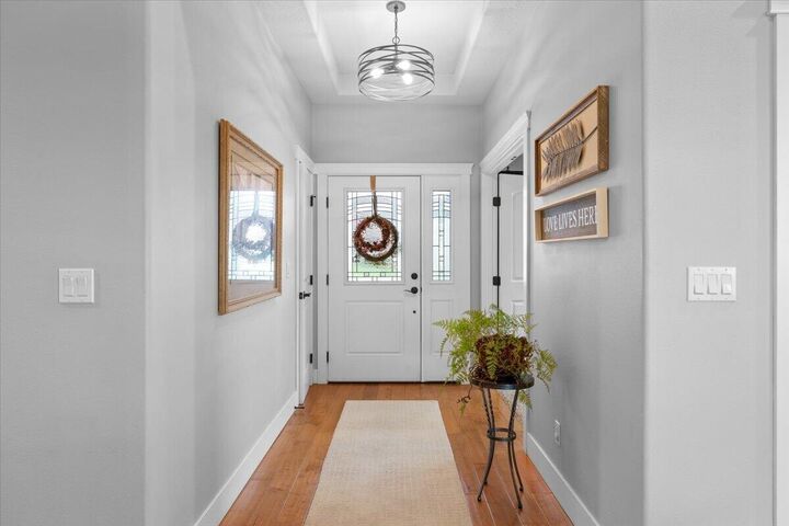 Property Photo:  1025 McPhearson Lane  OR 97504 