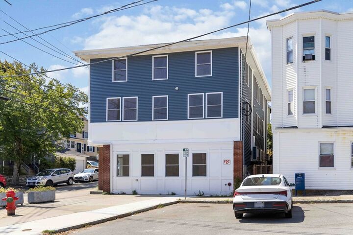 Property Photo:  1 Glenwood St 4  MA 02148 