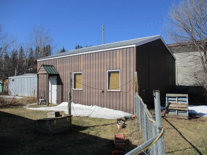 Property Photo: 303 4th Avenue SW AB T0H 2M0