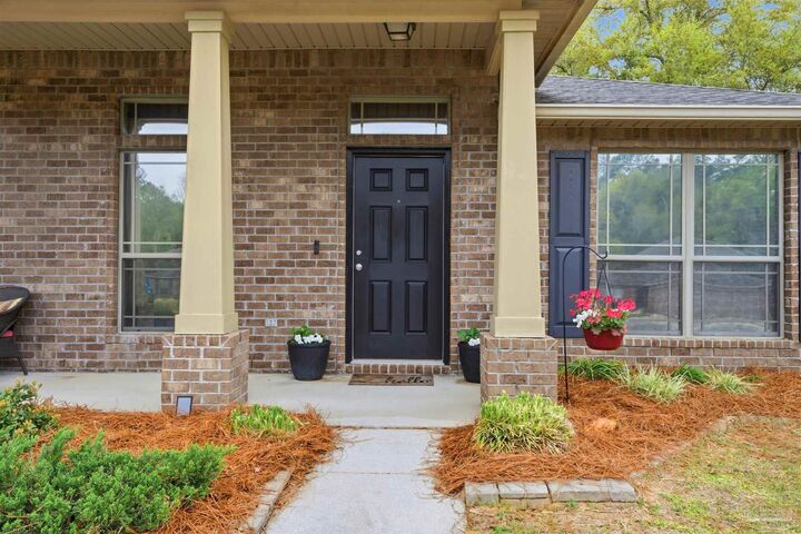 Property Photo:  2184 Liberty Loop Rd  FL 32533 