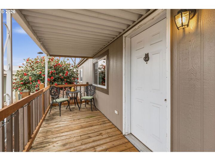Property Photo: 1800 Lakewood Ct 161 OR 97402