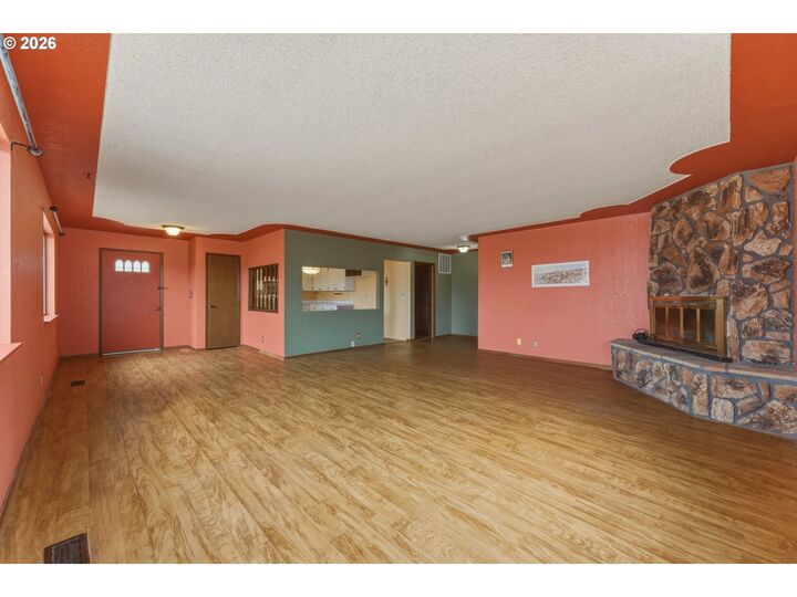 Property Photo:  1427 Wilkenson St  OR 97862 