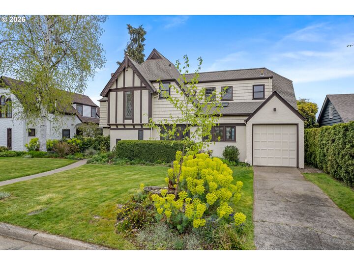 Property Photo: 2223 Olive St OR 97401