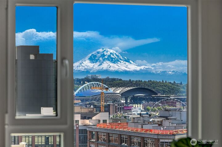 Property Photo:  121  Vine Street 1507  WA 98121 