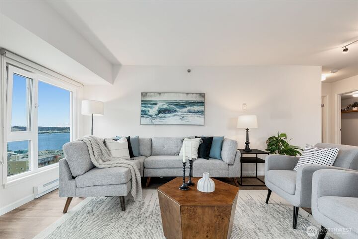 Property Photo:  121  Vine Street 1507  WA 98121 