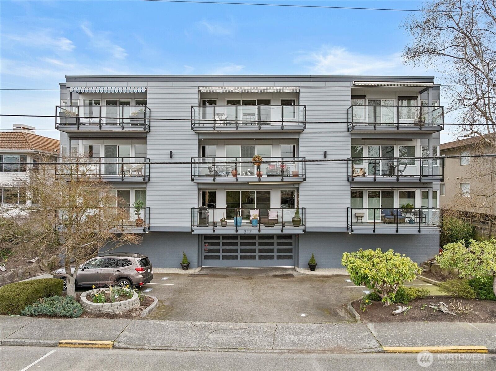 Property Photo:  317  3rd Avenue S 201  WA 98020 