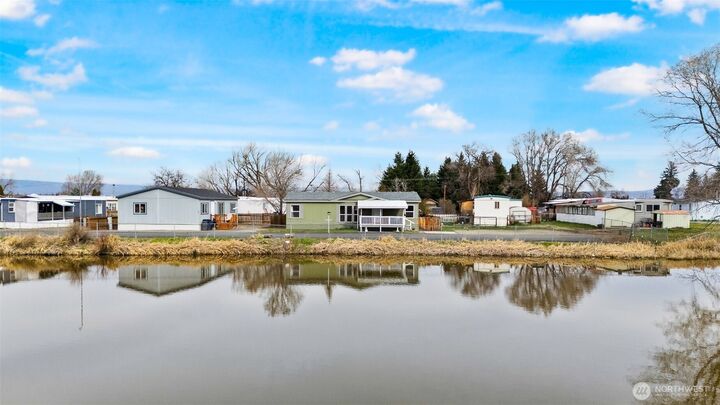 Property Photo:  2900 S Canyon Road 110  WA 98926 