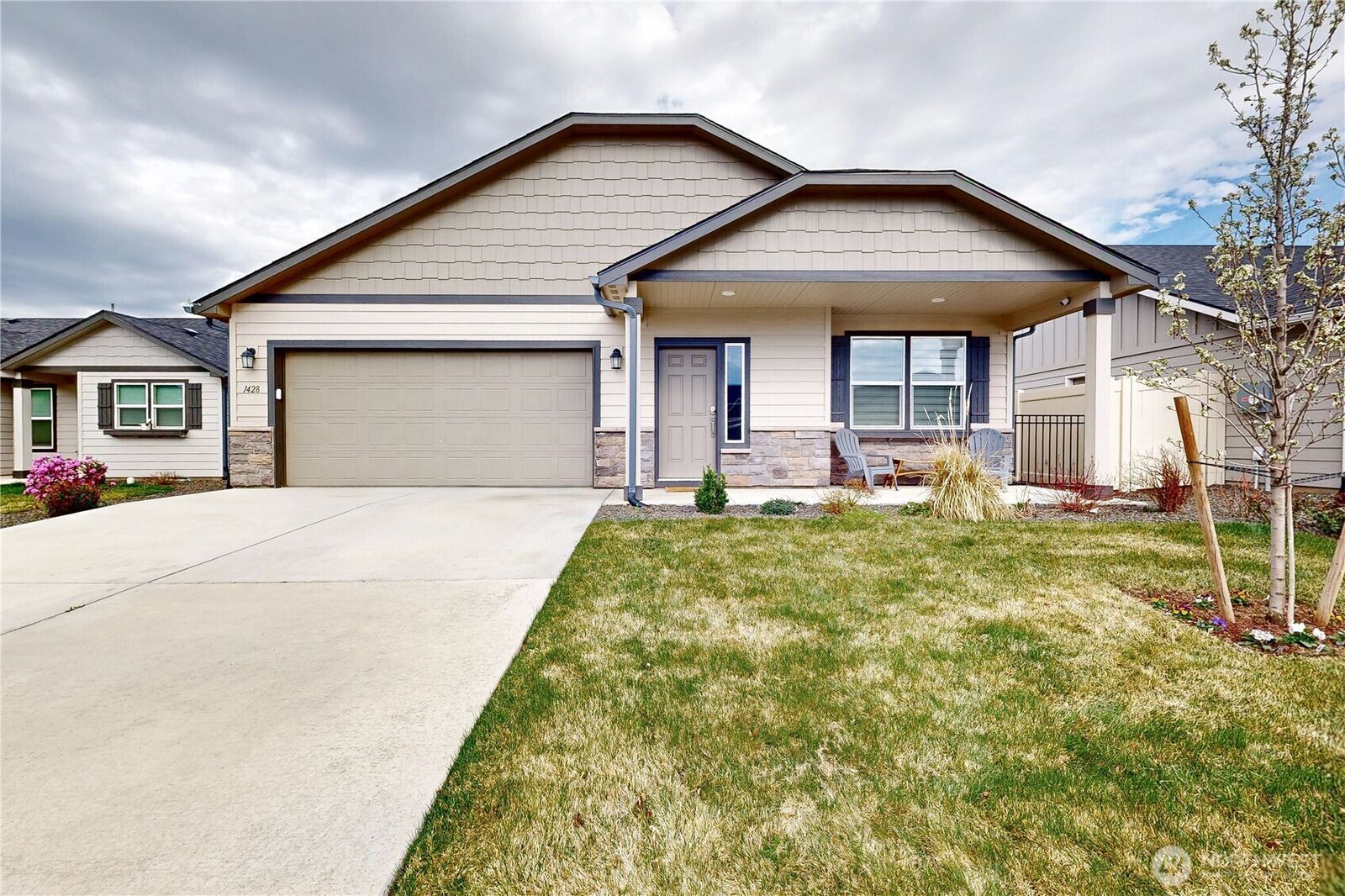 Property Photo:  1428  Pat Avenue  WA 99362 