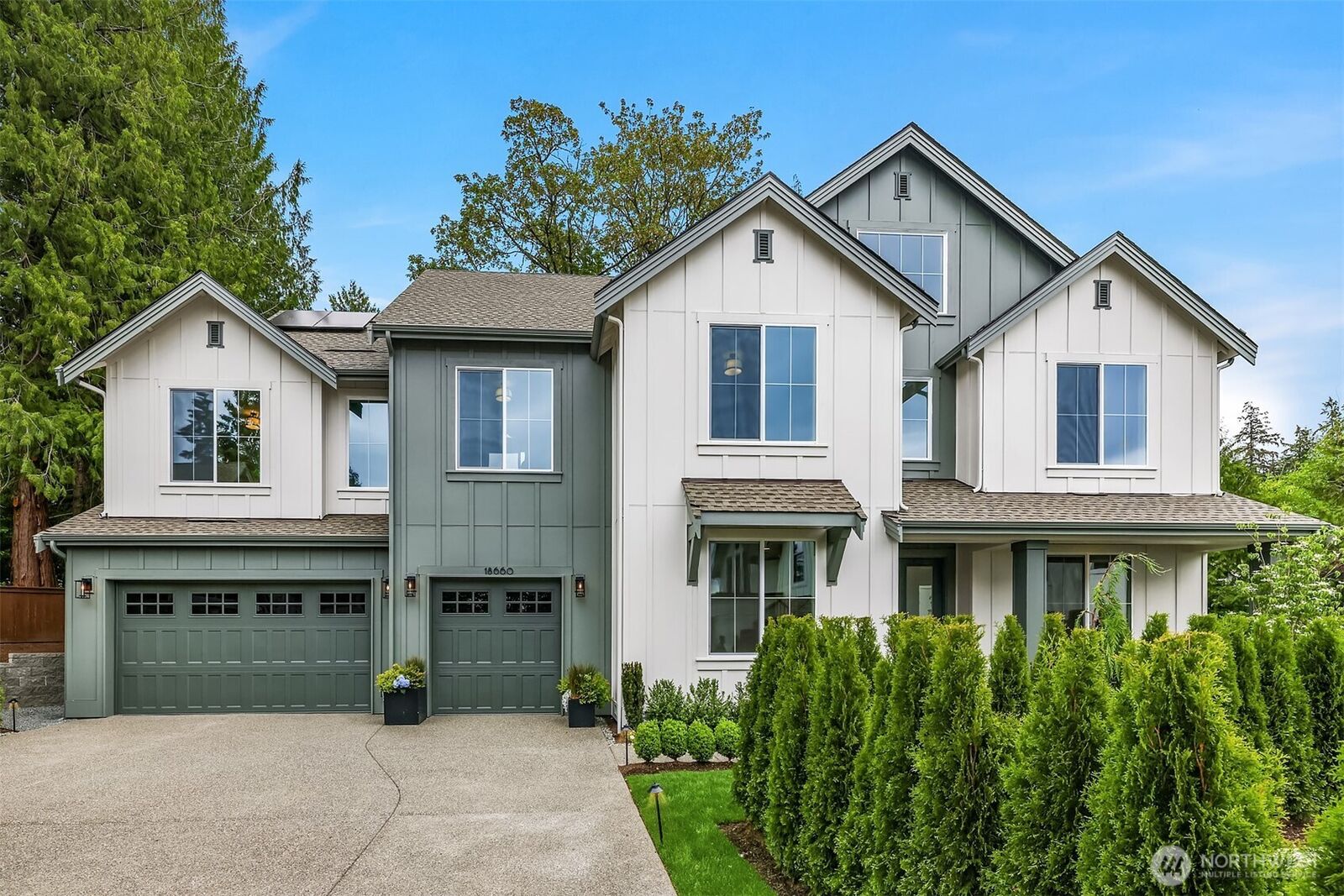 Property Photo:  18660 NE 53rd Street  WA 98052 