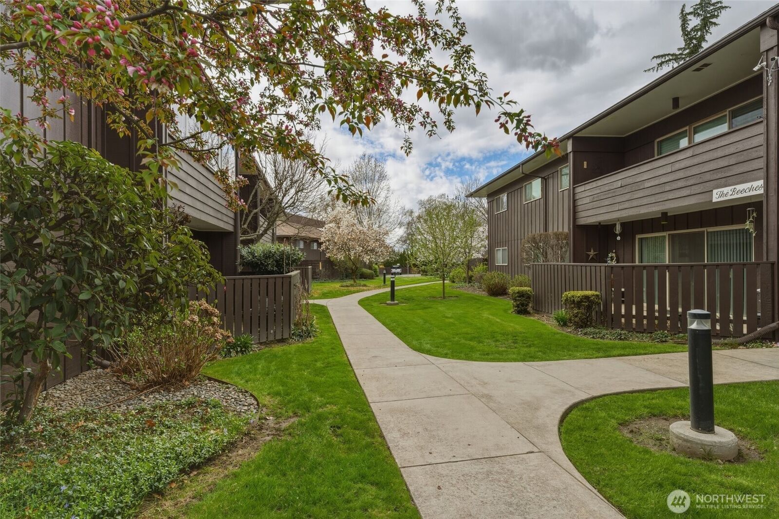 Property Photo: 364 Catherine Street F-9 WA 99362