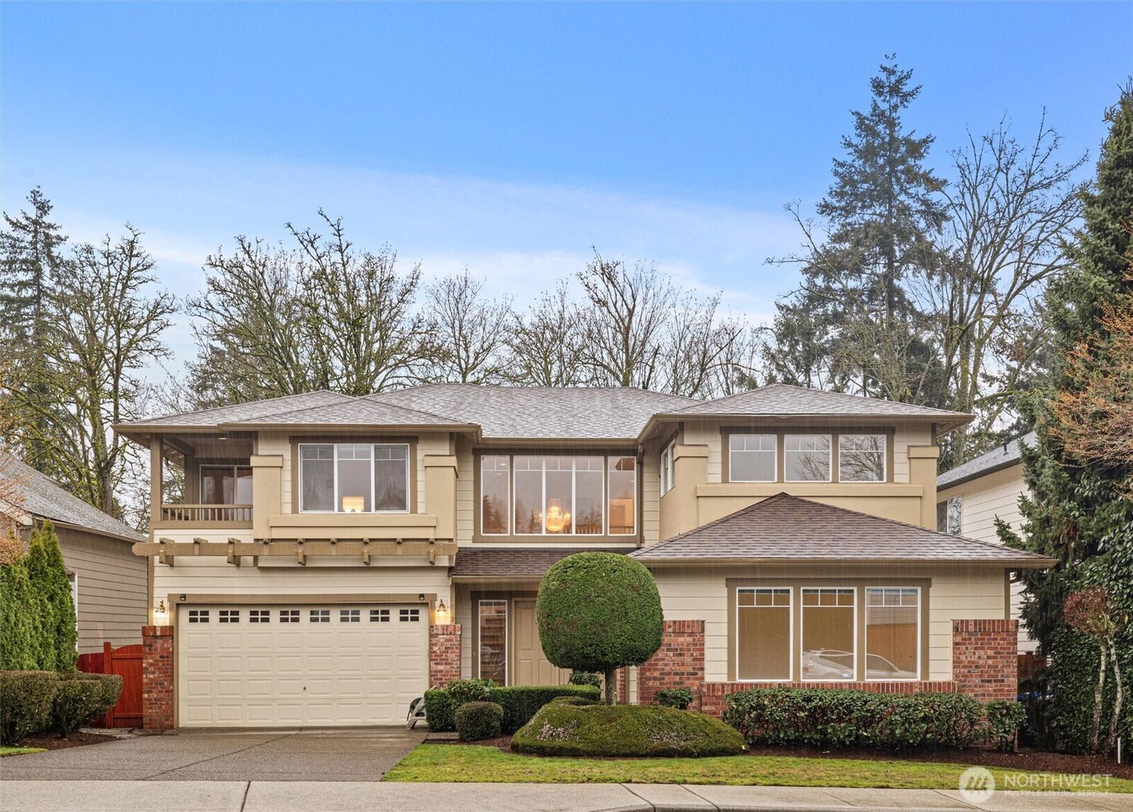 Property Photo:  3333  Lincoln Avenue NE  WA 98056 
