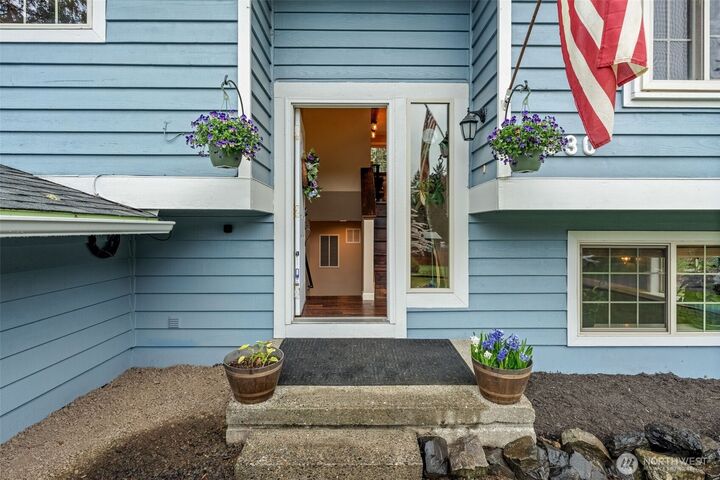 Property Photo:  1030  Hillandale Drive E  WA 98366 