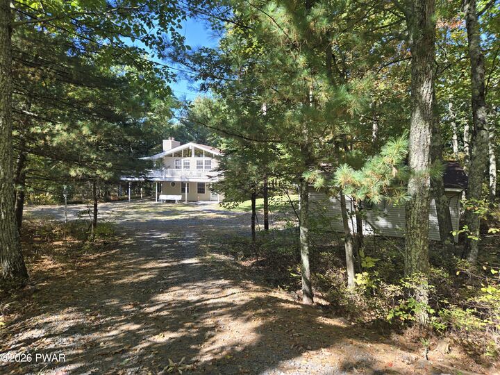 Property Photo:  802 Clydesdale Court  PA 18428 