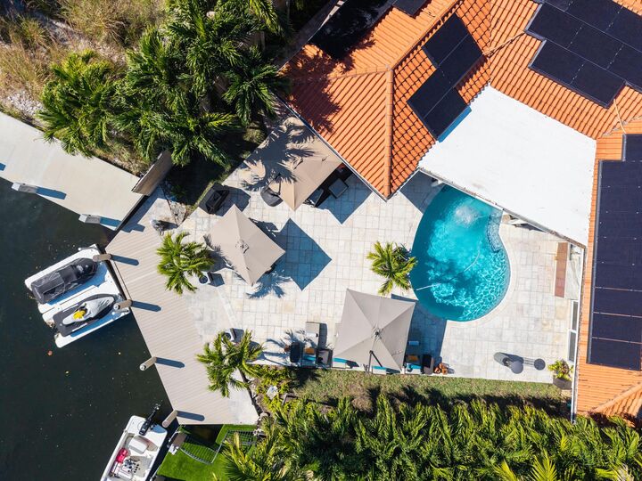 Property Photo:  2460 Bayview Drive  FL 33305 