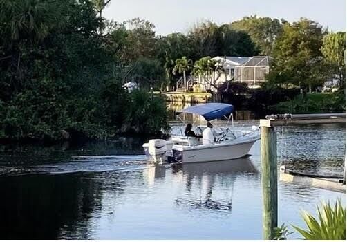 Property Photo:  7921 SE Paradise Drive  FL 34997 