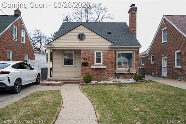 Property Photo:  1621 Robindale Avenue  MI 48128 