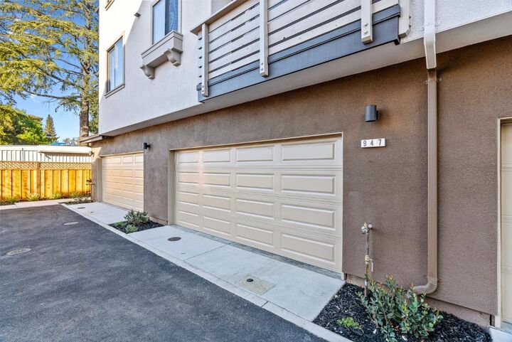 Property Photo:  947 Woodside  CA 94061 