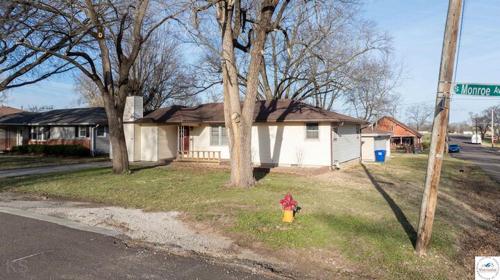 Property Photo:  917 S Monroe  MO 65301 