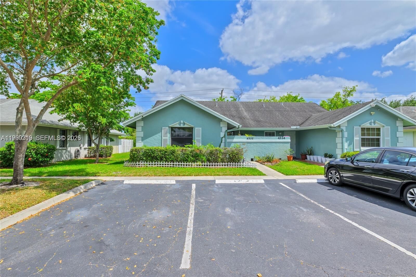 Property Photo: 4332 NW 120th Ln FL 33323