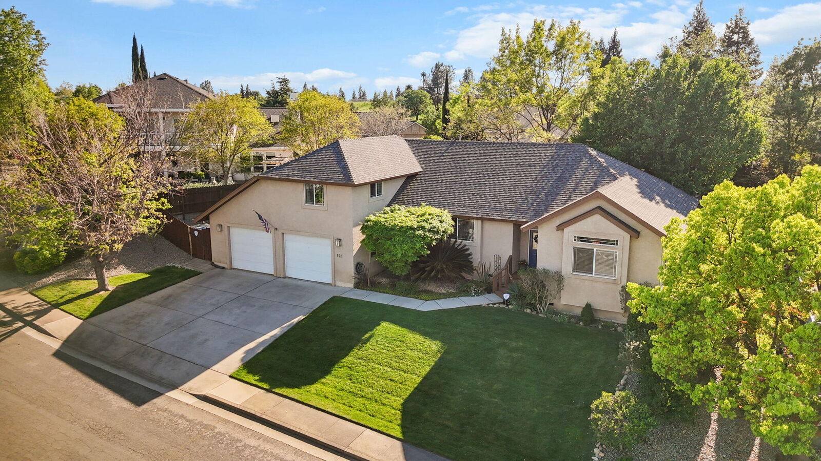 Property Photo: 672 Reddington Drive CA 96003