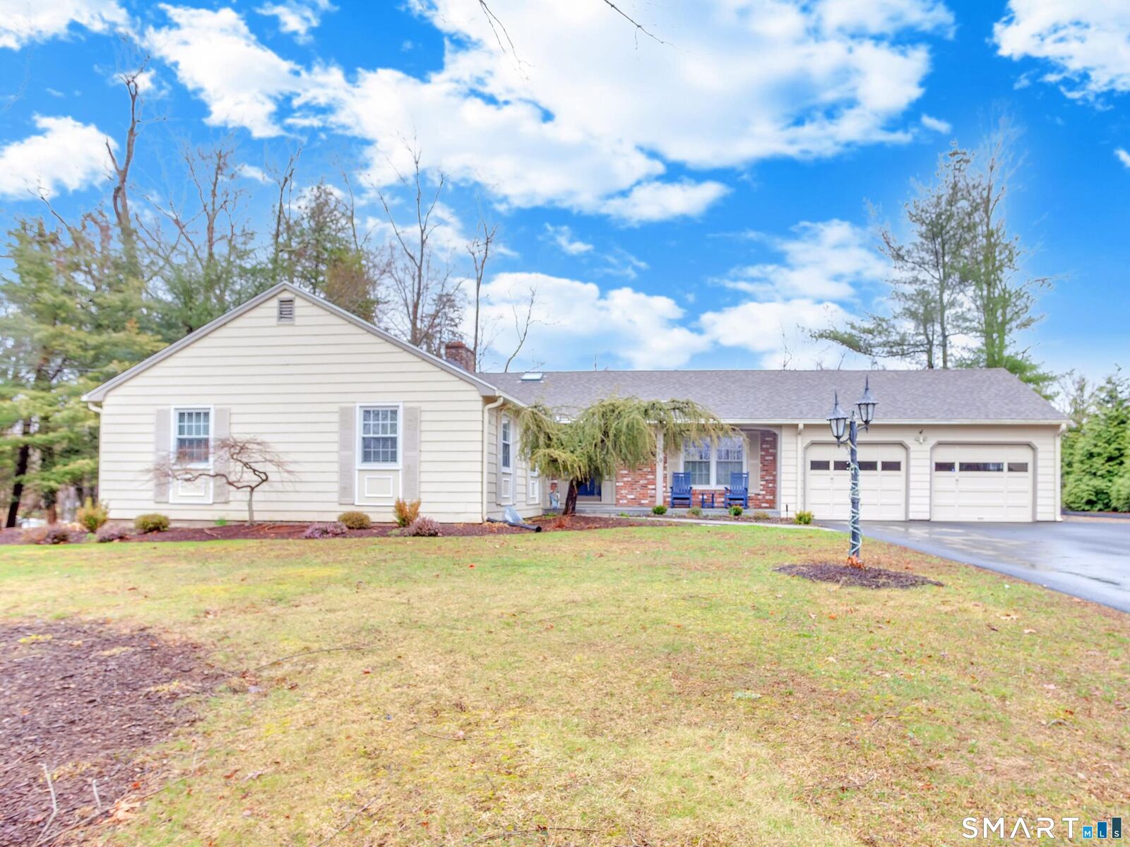 Property Photo:  19 Surrey Lane  CT 06405 