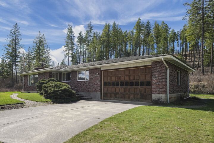 Property Photo:  12904 E Sillman Rd  WA 99021 