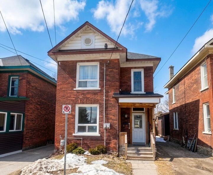 Property Photo:  164 Chambers Street  ON K7A 2Z4 