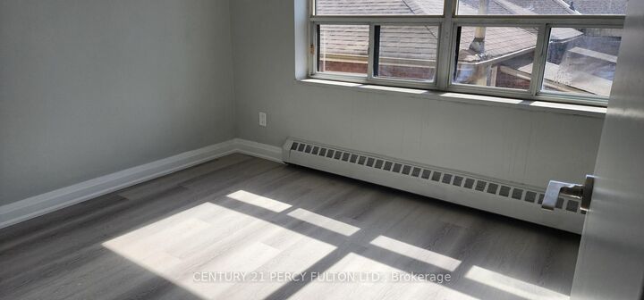 Property Photo:  392 Jane Street 304  ON M6S 3Z5 