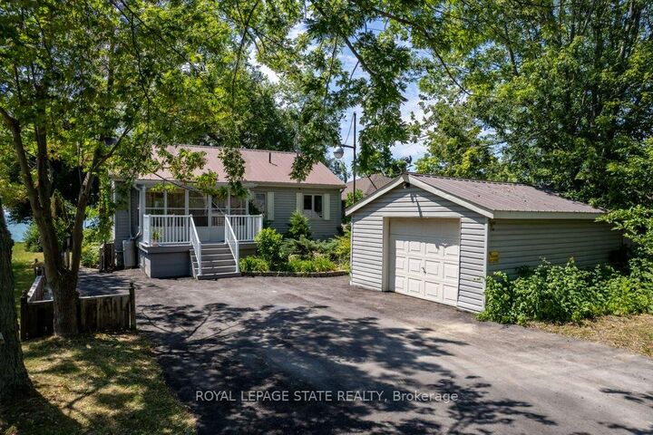 2592 Lakeshore Road — photo 1