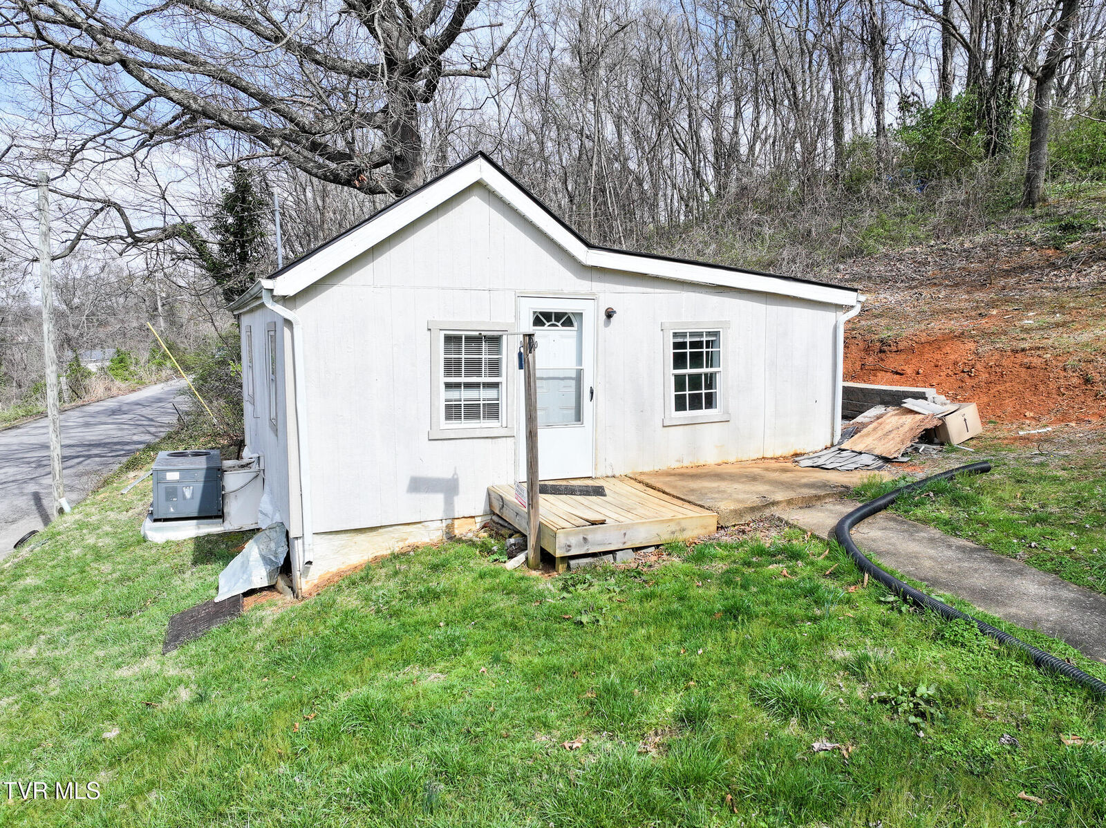 Property Photo: 346 Locust Street TN 37745