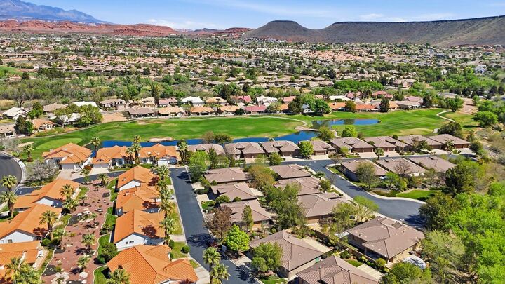 Property Photo:  145 Crystal Lakes Dr #119  UT 84770 