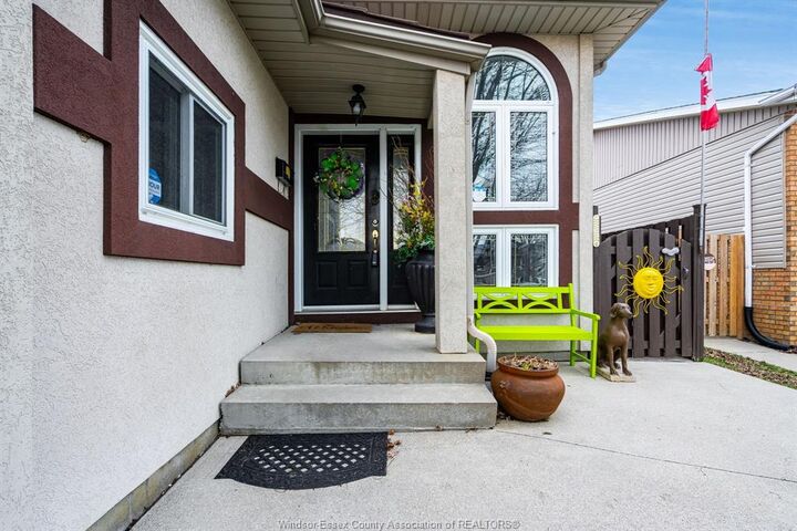 Property Photo:  71 Satinwood Crescent  ON N8H 4P1 