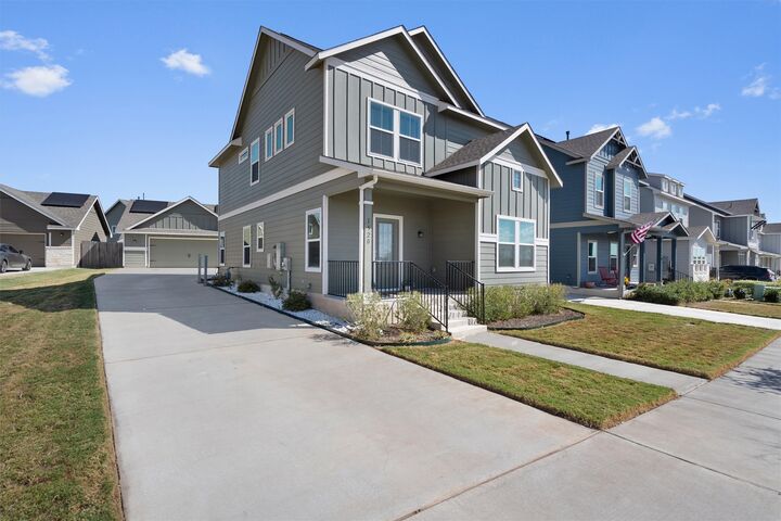 Property Photo: 1520 Linwood Street TX 78641